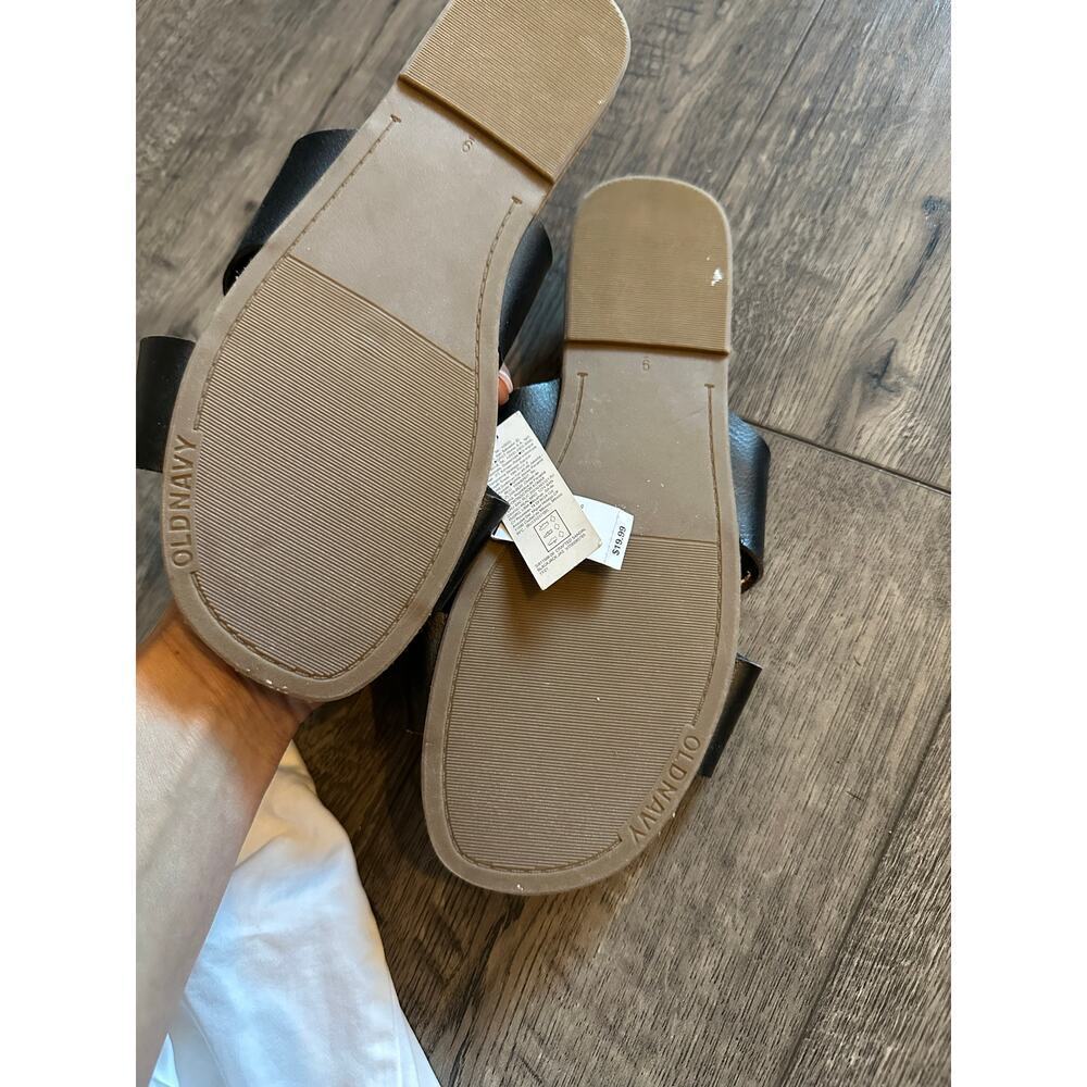 Old Navy Women's Black Criss-Cross Faux-Leather Sandals Size 9 - Picture 6 of 6